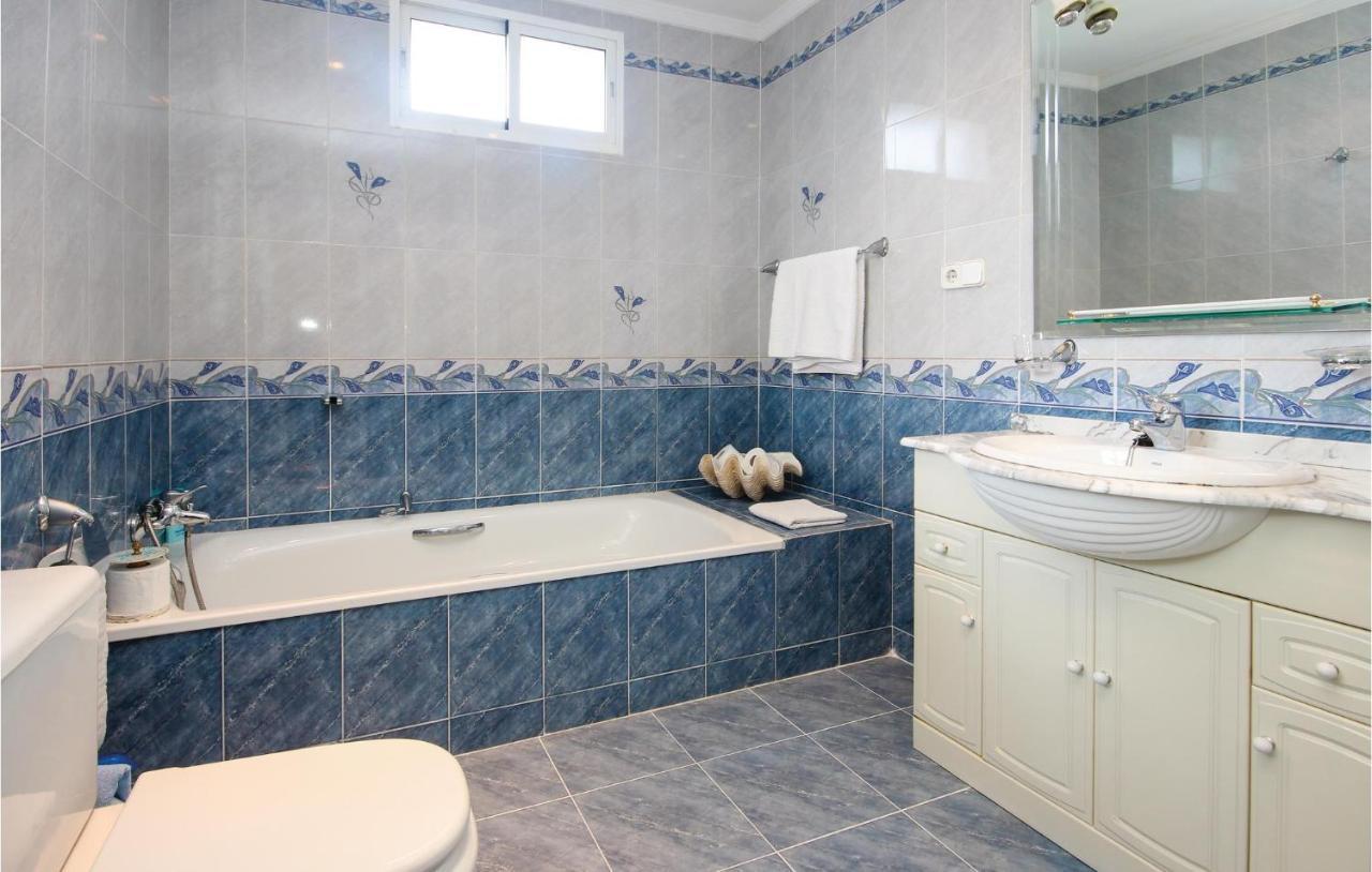 Gorgeous Apartment In Urb El Chaparral With Wifi La Cala De Mijas Bagian luar foto